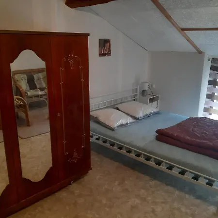 Petite Maison Ancienne Charentaise ,dans Un Village Au Calme Ideal Travailleur Brigueuil